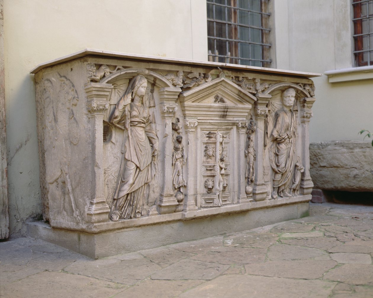 Římský sarkofág (mramor) od Roman