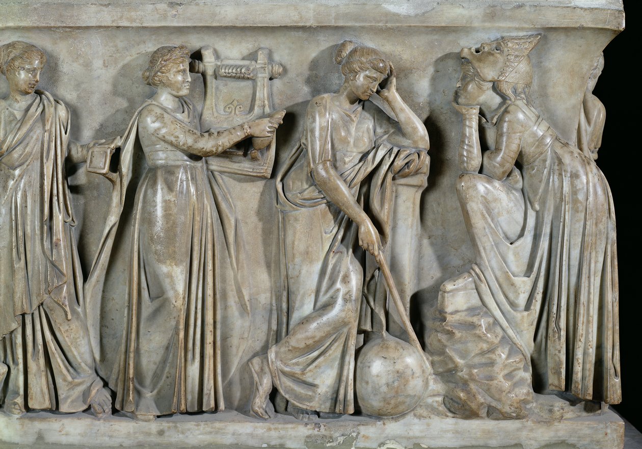 Sarkofág múz, detail zobrazující Terpsichore, Urania a Melpomene, kolem roku 160 našeho letopočtu (mramor) od Roman