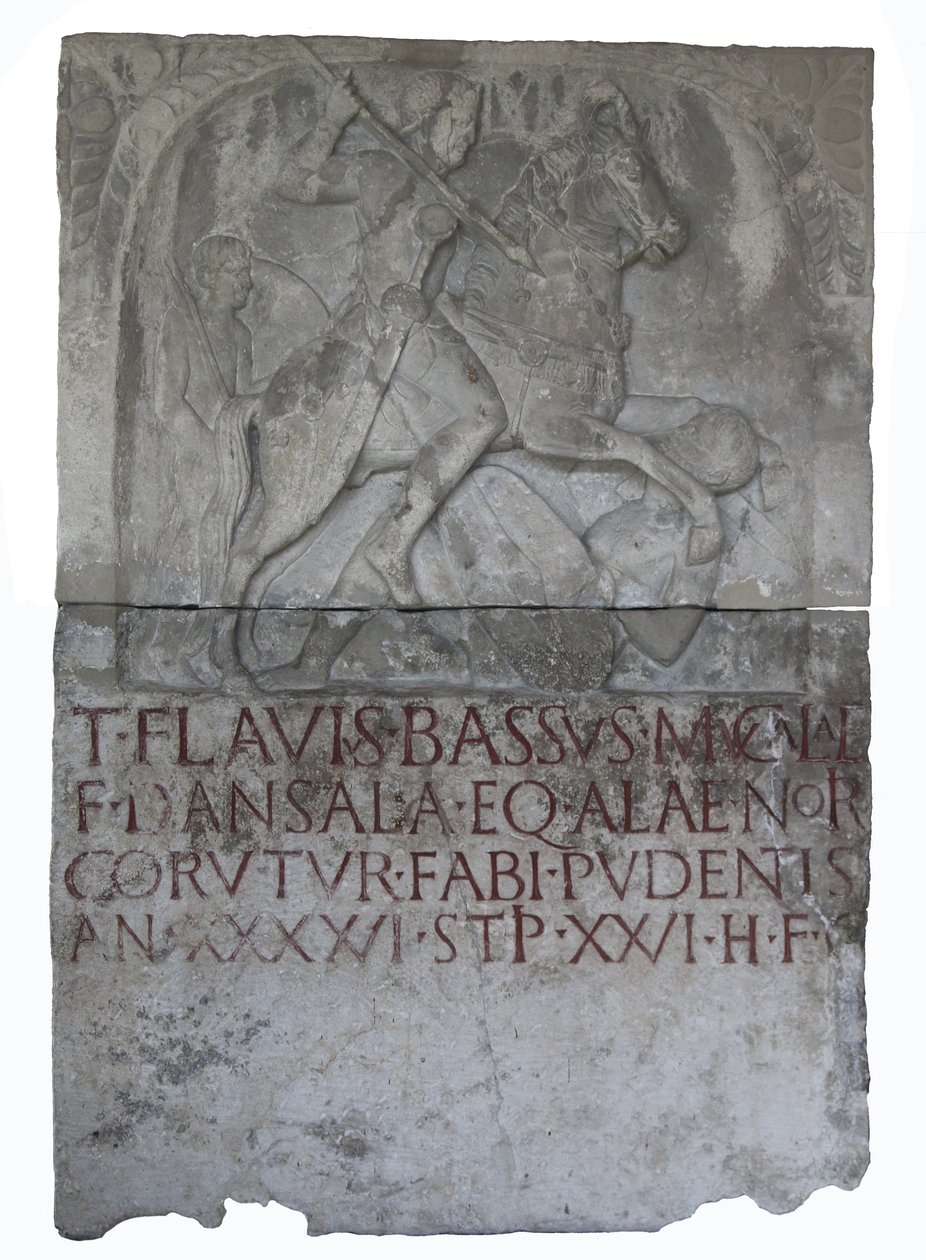 Náhrobek eques alaris (křídlový jezdec) z flaviovské éry Titus Flavius ​​​​Bassus, syn Mucala. Dansala od Roman