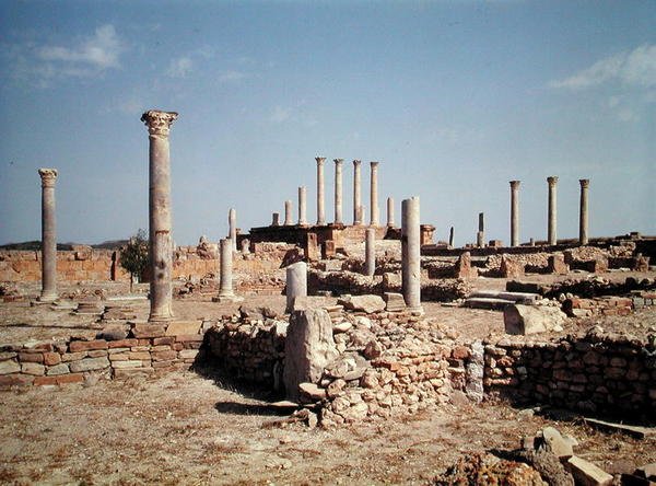 Pohled na fórum, cca 161-162 našeho letopočtu od Roman