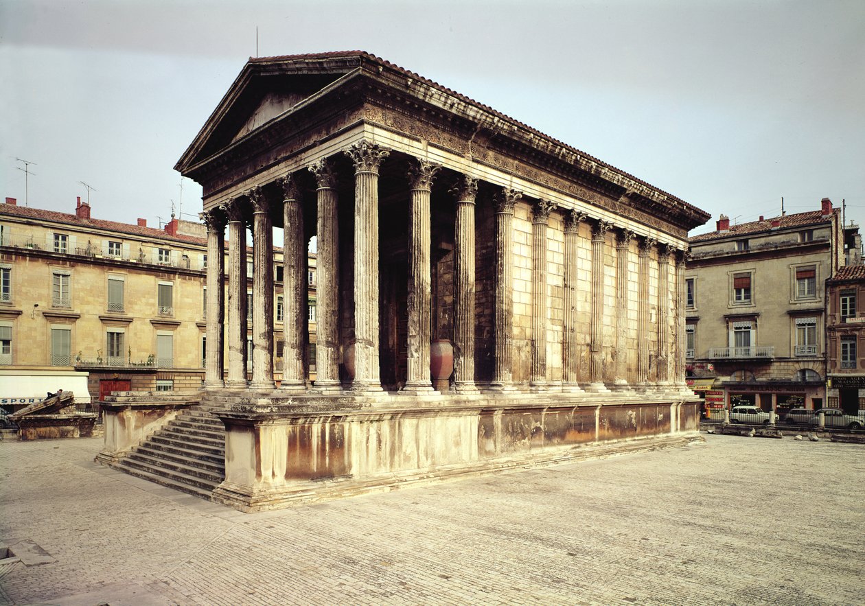 Pohled na Maison Carree, cca 19 př.nl od Roman