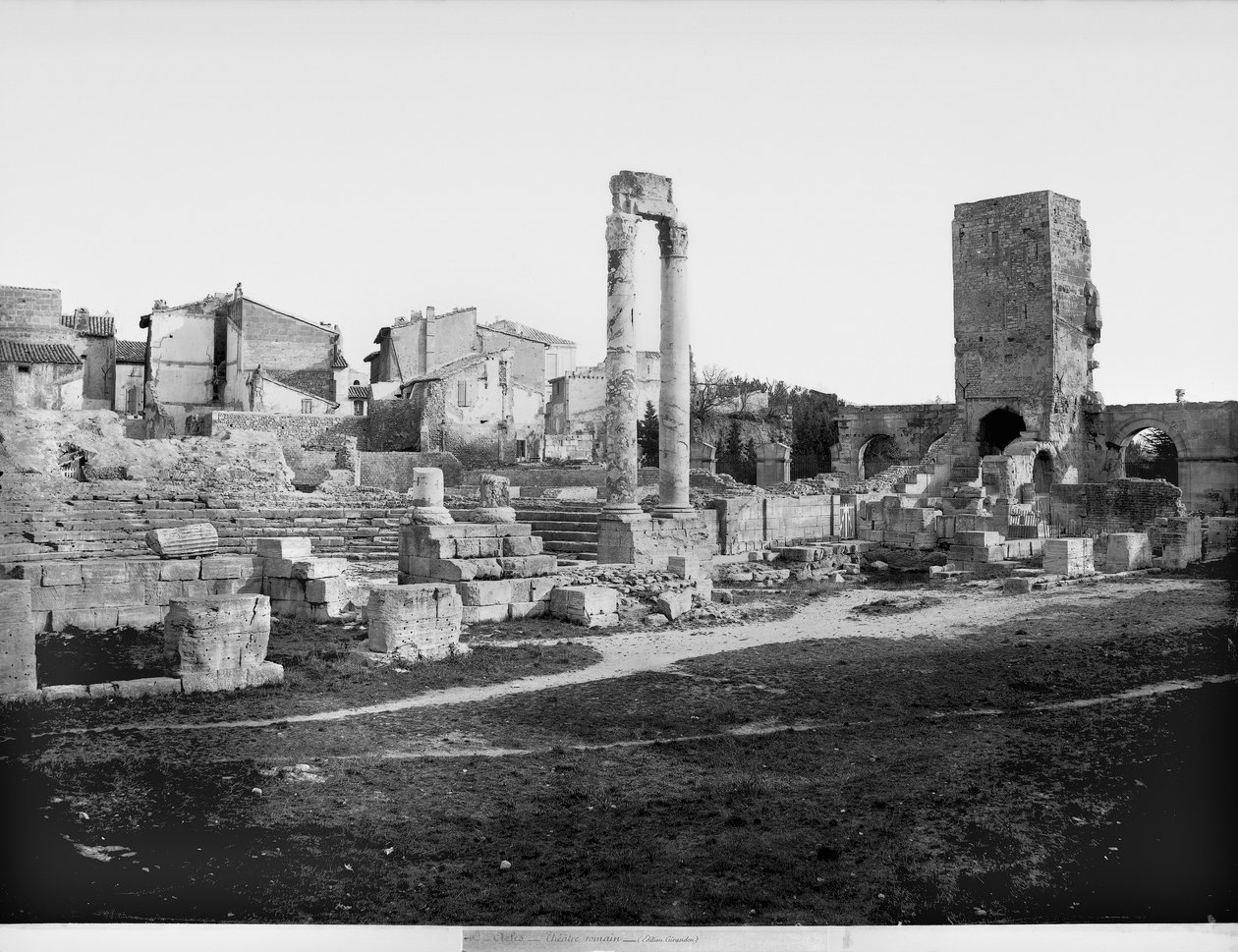 Pohled na antické divadlo od Roman