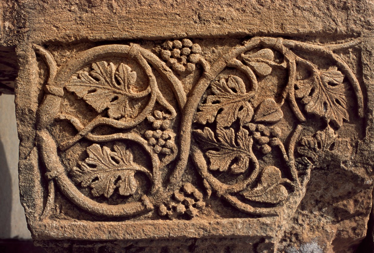 Architektonický fragment s vyřezávanou výzdobou, trh Sertius, vrcholné císařské období (27 př. n. l. - 395 n. l.) od Roman Imperial Period