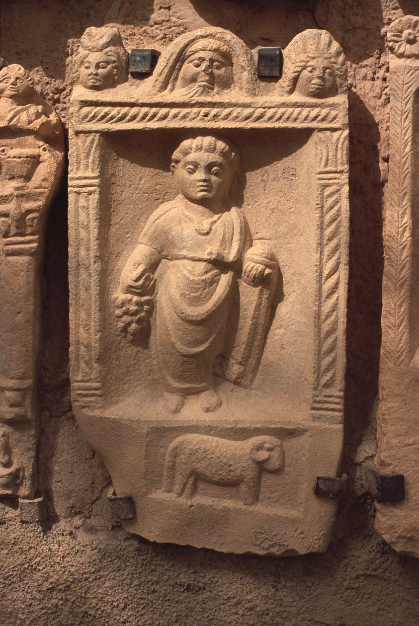 Stéla s lidskou postavou od Roman Imperial Period