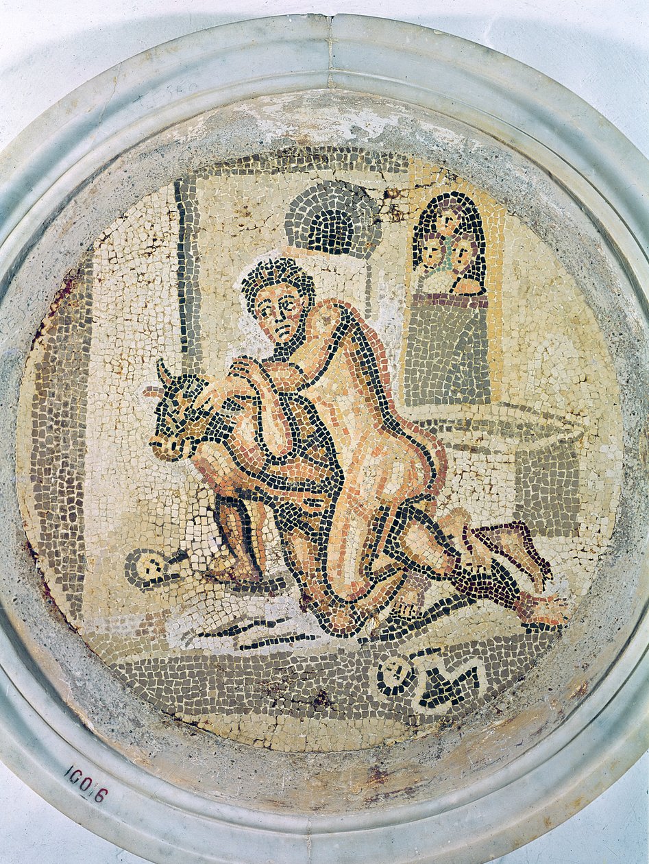 Theseus zápasí s Minotaurem v labyrintu (mozaika) od Roman Imperial Period