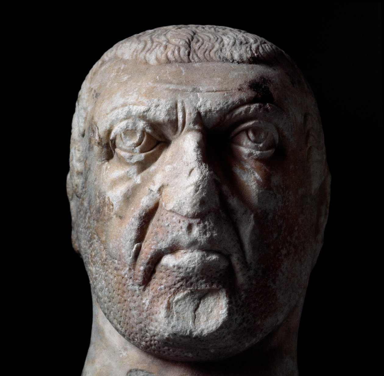 Busta Diokleciána (Gaius Aurelius Valerius Diocletianus, 245-316), římského císaře v letech 284 až 305. Mramorová socha. Chieti, Museo Archeologico od Roman