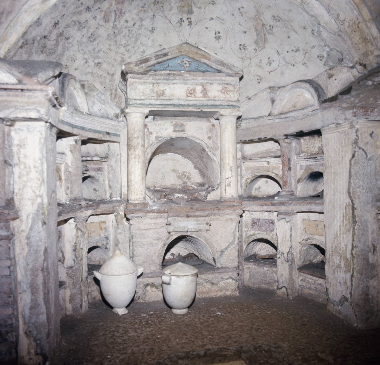 Columbarium - Hrob Pomponius Hylax od Roman