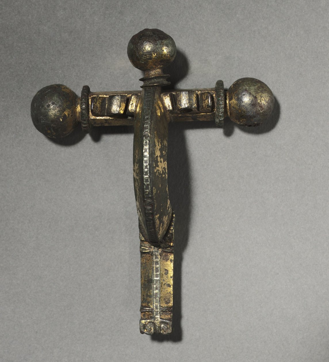 Kuše Fibula, cca 350-400 (bronz, zlaceno-bronz, stříbro a niello) od Roman