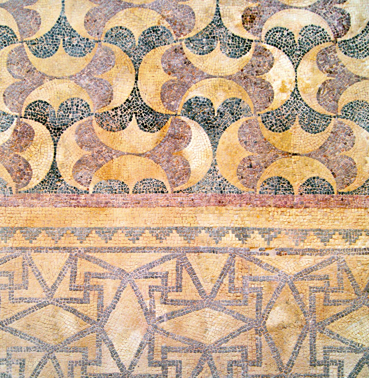 Detail geometrické mozaiky, Dům Theseus, Paphos, Kypr od Roman