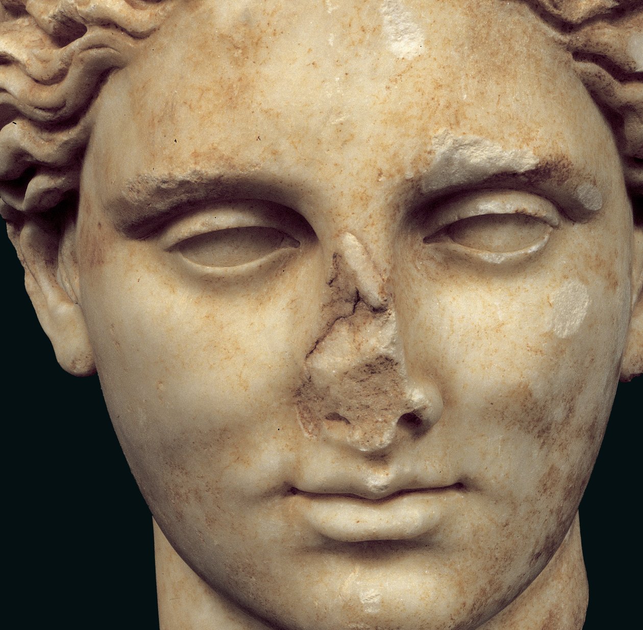Hlava Apolla Sauroktonose (zabiják ještěrů) kopie řeckého bronzu ze 4. století od Praxiteles, nalezeného v Kifissii (mramor) (detail 271957) od Roman