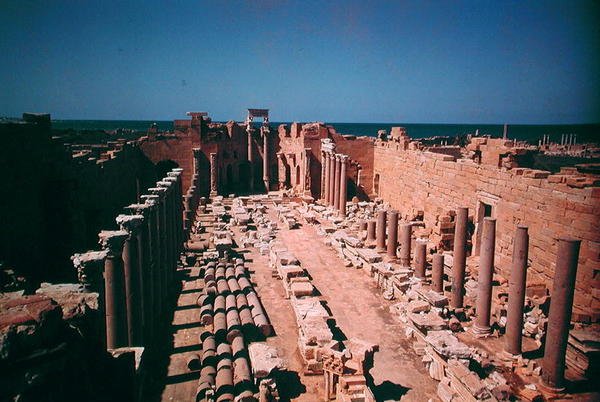 Leptis Magna, Labdah (vápenec) (foto) od Roman