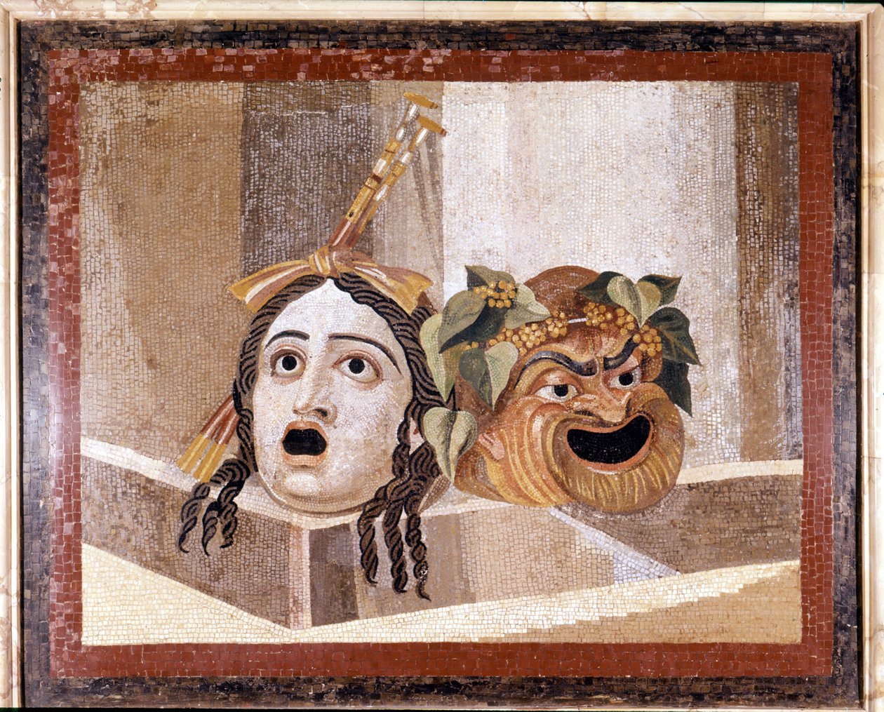 Maska římského divadla. Mozaika z 2. století našeho letopočtu. Z Deciových lázní na Aventinu v Římě. Musei capitolini, Řím od Roman