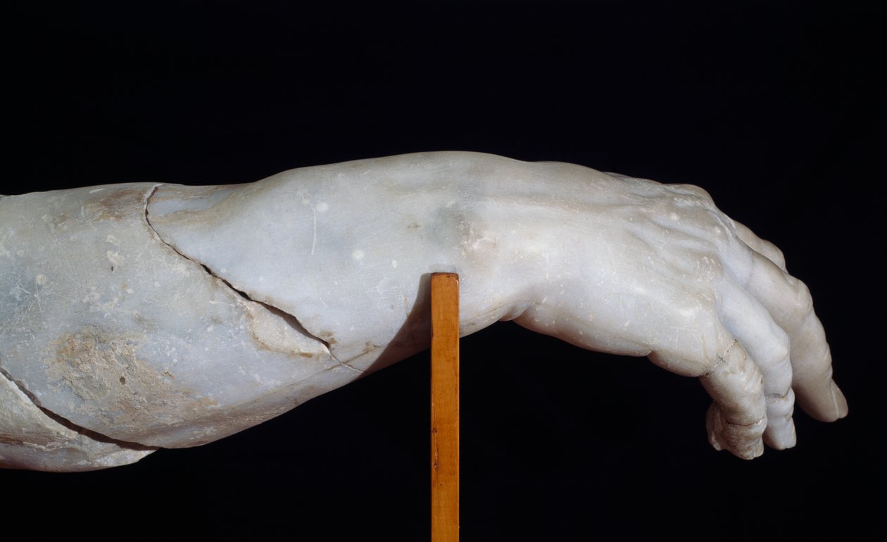 Polyfémova pravá ruka, fragment Polyfémovy skupiny aneb Odysseus oslepující Polyféma, mramorová socha Agesandra, Athenodora a Polydora, kopie originálu z helénistického období, římská civilizace od Roman