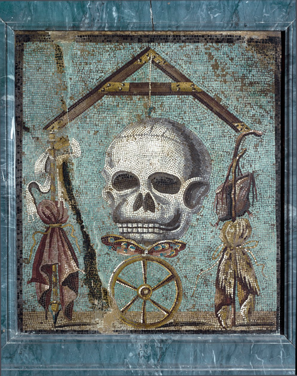 Římské umění: Memento mori, symboly života a smrti. Mozaika z Pompejí. 2. styl. Rozměr 47x41 cm Národní archeologické muzeum, Neapol od Roman