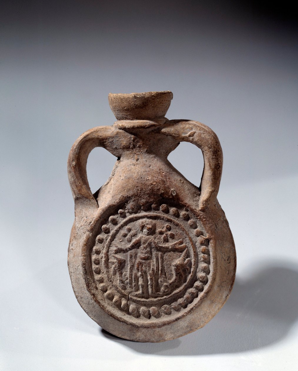 Římské umění: Terakotová smuteční žárovka s nohou představující svatého. 4. století našeho letopočtu. Paříž, muzeum Louvre od Roman