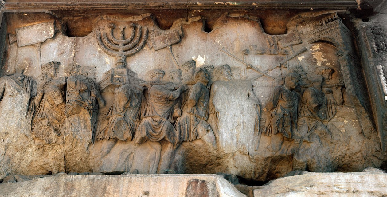 Římské umění: „“ Triumfální průvod archy spojenectví s Menorou nebo Menorou (svícen se 7 rameny)““ Reliéf 1. stol. Titův oblouk, Foro Romano (Římské fórum), Řím od Roman