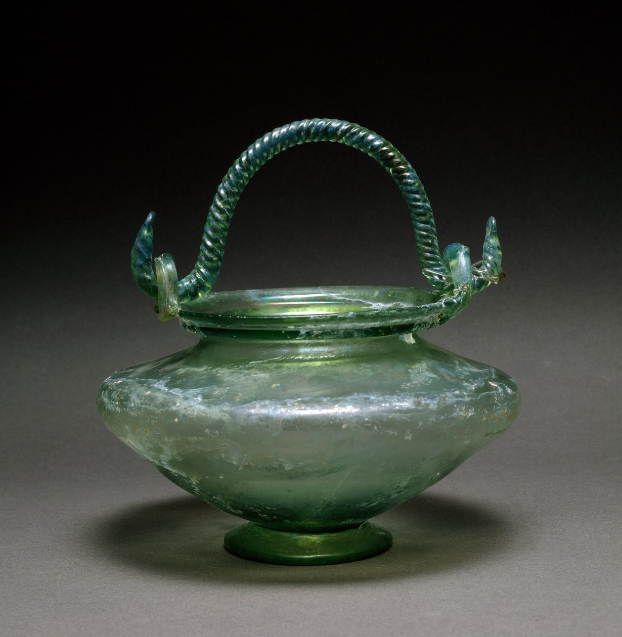Římské umění: bikónická váza. 1. století našeho letopočtu. Z La Antigua Diam. 12 cm Národní muzeum římského umění Merida, Španělsko od Roman