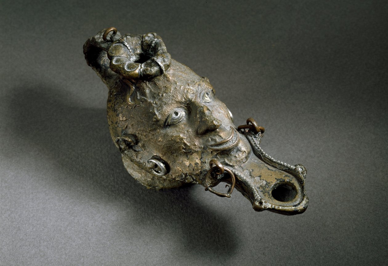 Římské umění: bronzová olejová lampa ve tvaru obličeje. 1. nebo 2. století našeho letopočtu. Španělsko Museo di Ampurias (Empurias) od Roman