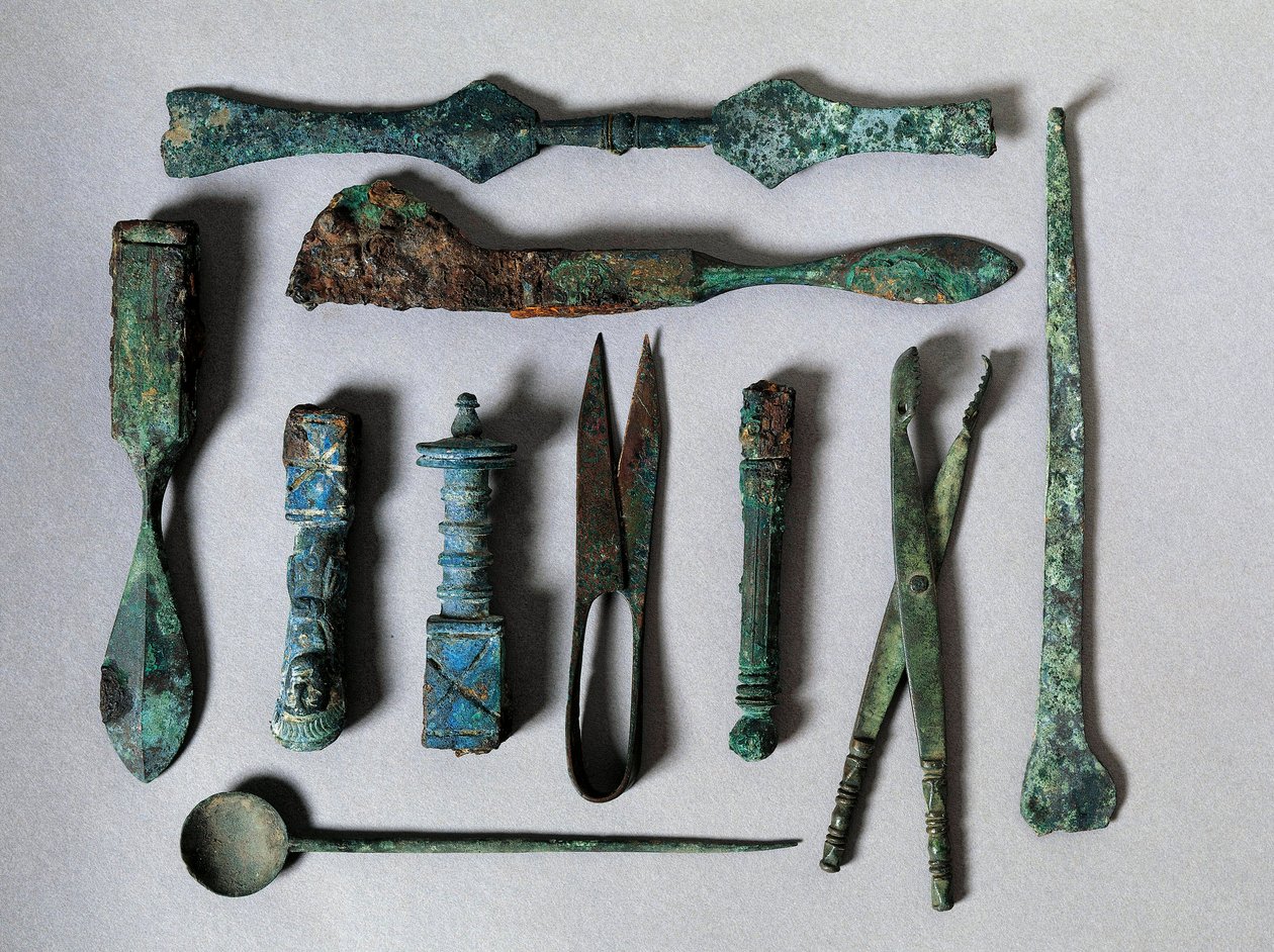 Římské umění: sada chirurgických nástrojů z Domu chirurga v Pompejích. 1. století před naším letopočtem. Neapol, Museo Archeologico Nazionale od Roman
