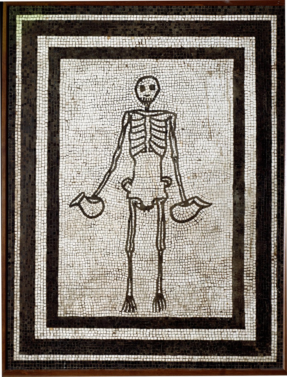 Římské umění: kostra nesoucí askos. Mozaika pocházející z oblasti Vesuv. 4. styl. 1. století před naším letopočtem. Ztlumit. 91x70 cm Museo Archeologico Nazionale, Neapol od Roman