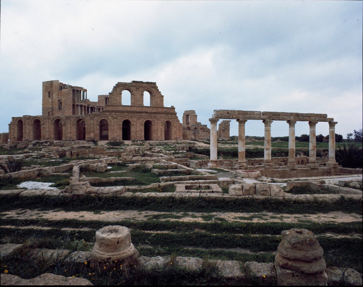 Římské divadlo a peristylový dům, 2.-3. stol od Roman