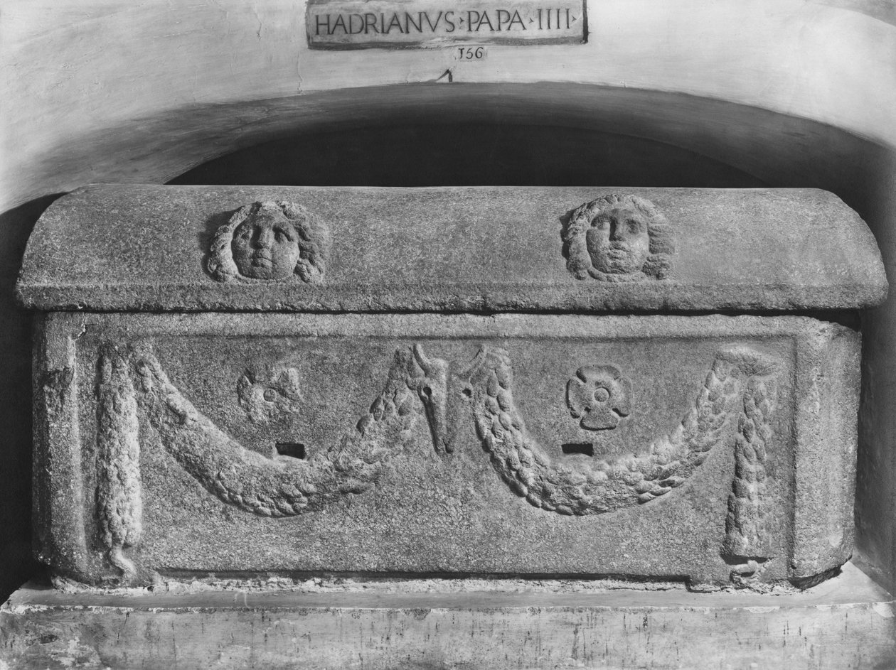 Sarkofág papeže Adriana IV (egyptská žula) od Roman