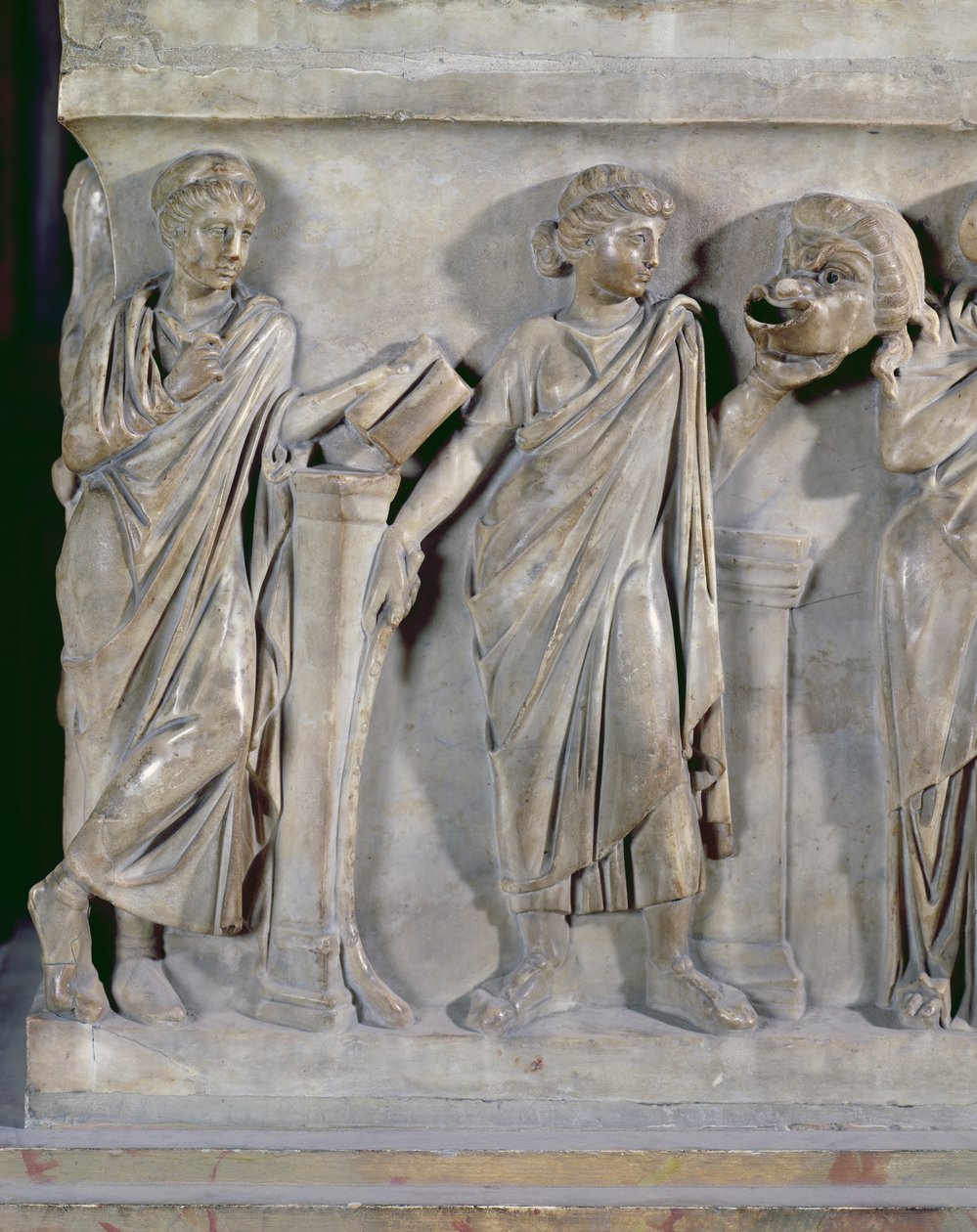 Sarkofág múz, detail Clia a Thalie, mramor kolem roku 160 našeho letopočtu od Roman