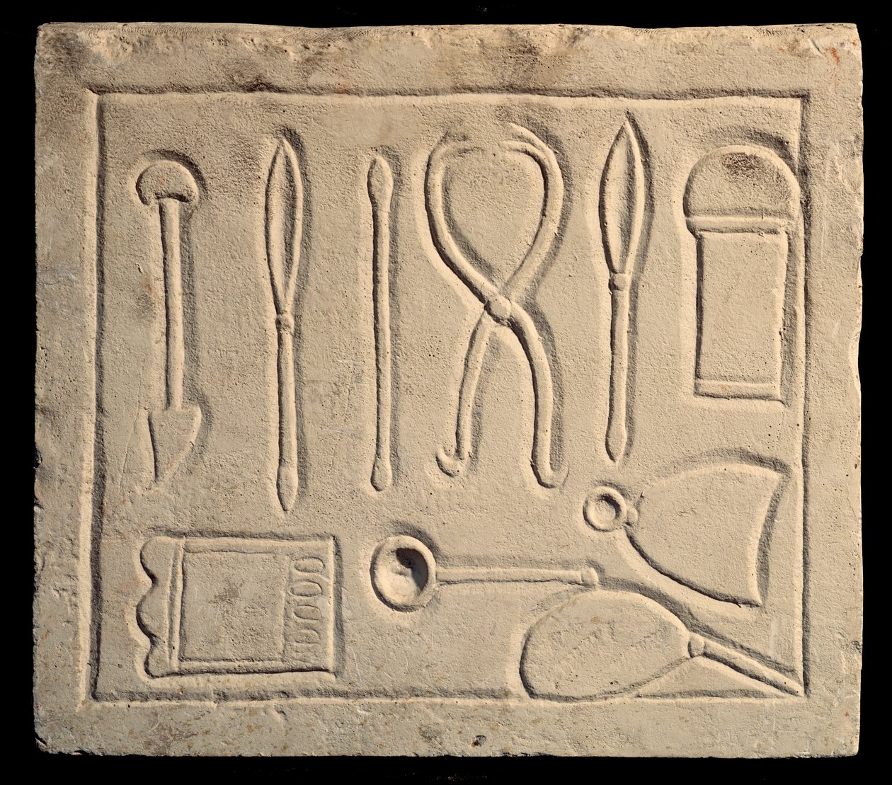 Chirurgické nástroje (reliéf od Roman