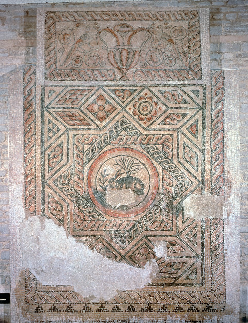 Mozaika Zajíc, 350 n. l. (mozaika) od Roman