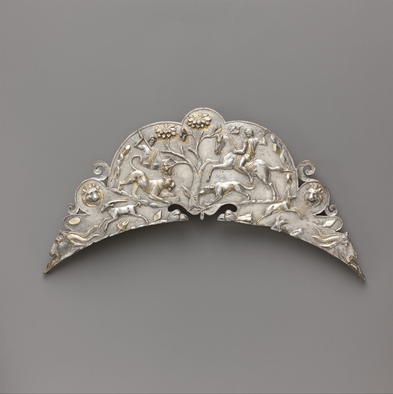 Stříbrná rukojeť velkého talíře, 2.–počátek 3. století našeho letopočtu (stříbro a zlato) od Roman Imperial Period
