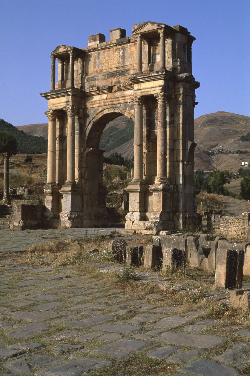 Triumfální oblouk postavený na počest císaře Caracally, vrcholné císařské období (27 př.nl-395 n.l.) od Roman Imperial Period