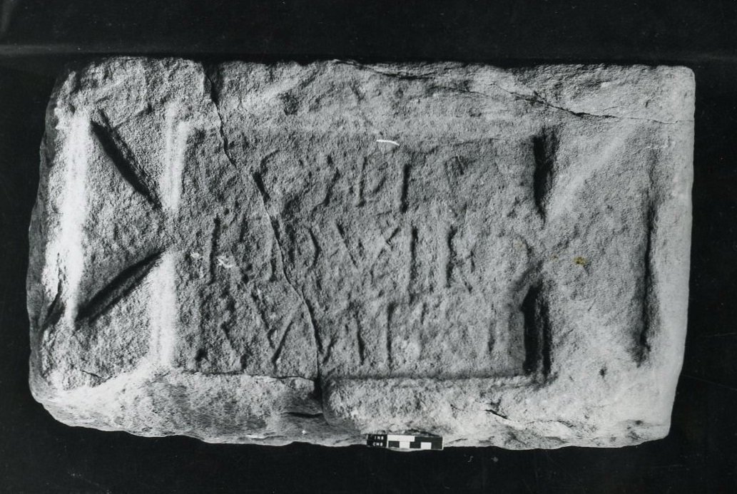 Stoletý kámen Coh. I Vardullorum (kámen) od Roman Roman