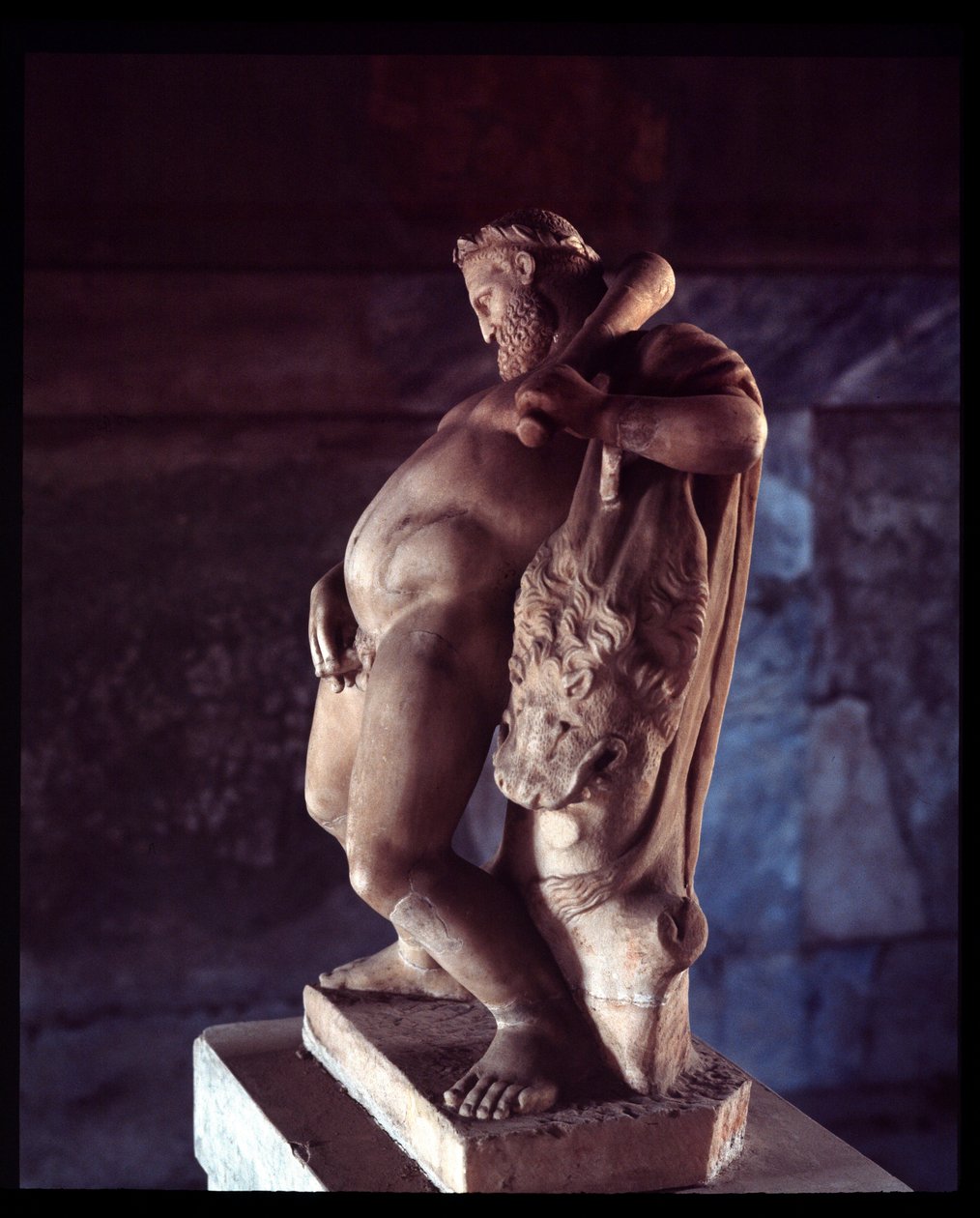 Opilý Herkules. Socha Domu jelenů, 5. století př. n. l. - 1. století našeho letopočtu od Roman Roman