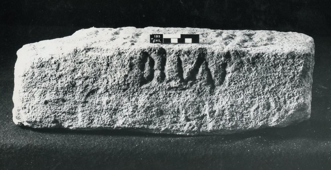 Vepsaný centuriální kámen (kámen) od Roman Roman