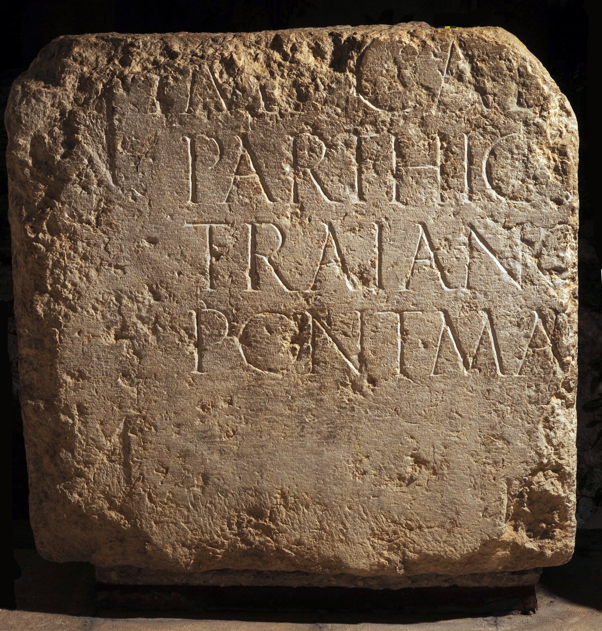 Část většího hadriánského nápisu, 2. století našeho letopočtu (kámen) od Roman Roman