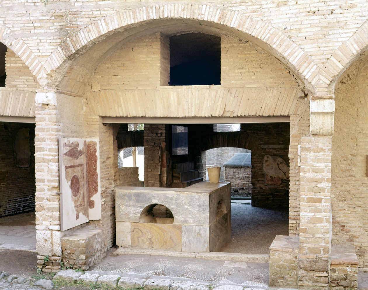 Zbytek římských lázní v Ostii (Ostia). od Roman Roman