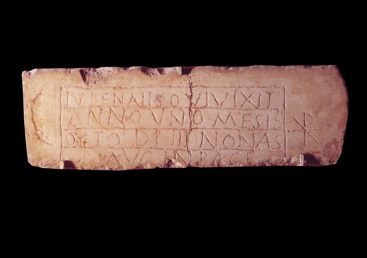 Římský starověk: plaketa loculus jménem Jubenalis, epitaf mrtvého dítěte. Z římských katakomb. Paříž, muzeum Louvre od Roman Roman
