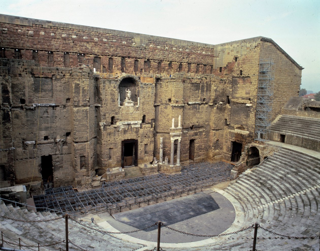 Římské umění: pohled na římské divadlo města Orange (Vaucluse). od Roman Roman