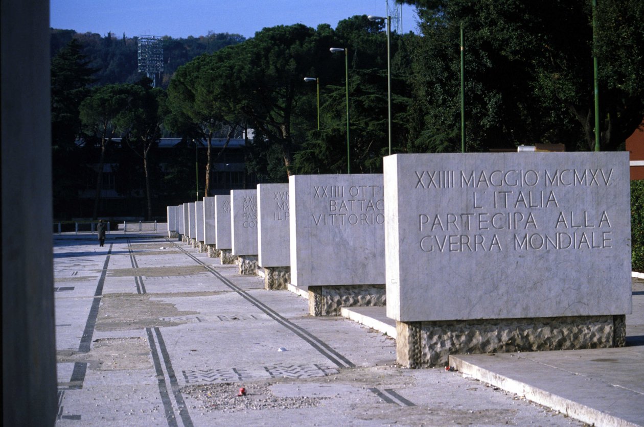 Řím, Foro italico. Ulička slávy. Každý kámen nese nápis připomínající vítězství. od Roman Roman