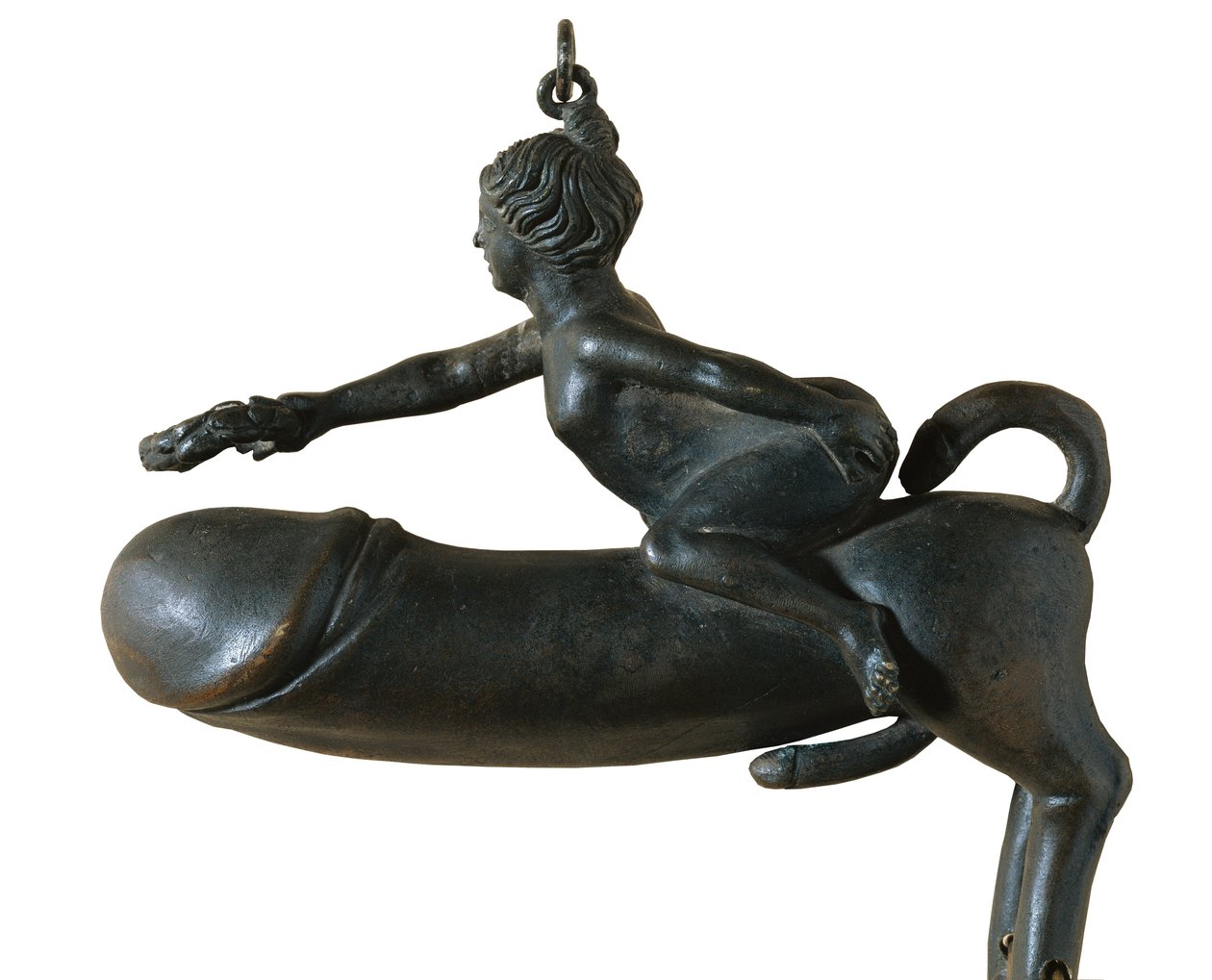 Sasamon Phallus. 1. stol. Zvíře s hrudí, nohama a ocasem ve tvaru žaludu, osazené ženou s vavřínovým věncem. Amulet proti zlému oku. Římské umění. Rané císařství. Socha na bronzu. ŠPANĚLSKO. KATALONIE. BARCELONA. Barcelona. Archeologické muzeum Katalánska od Roman Roman