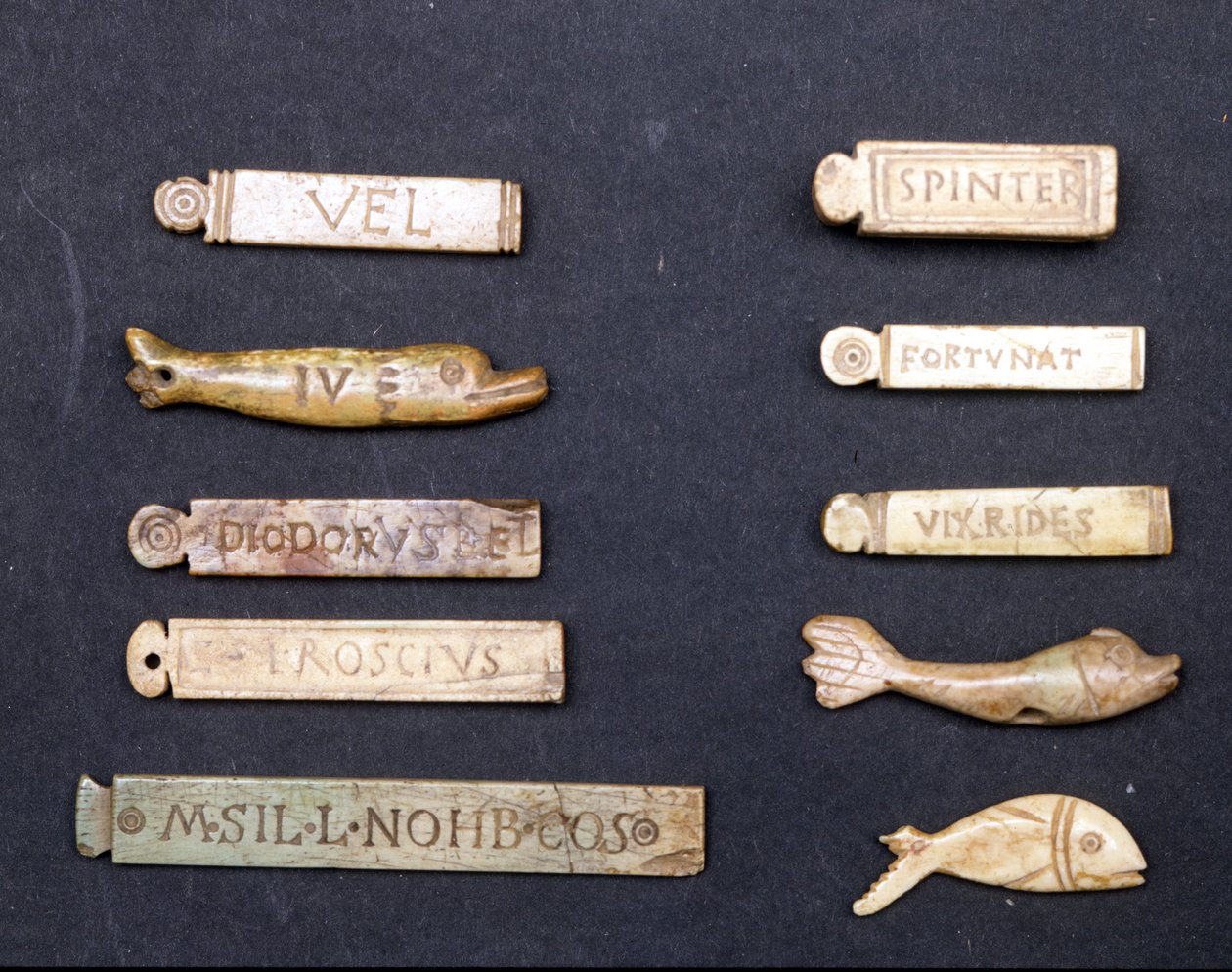 Vstupenky do divadla ze slonoviny z římské éry. Museo della Scala v Miláně od Roman Roman