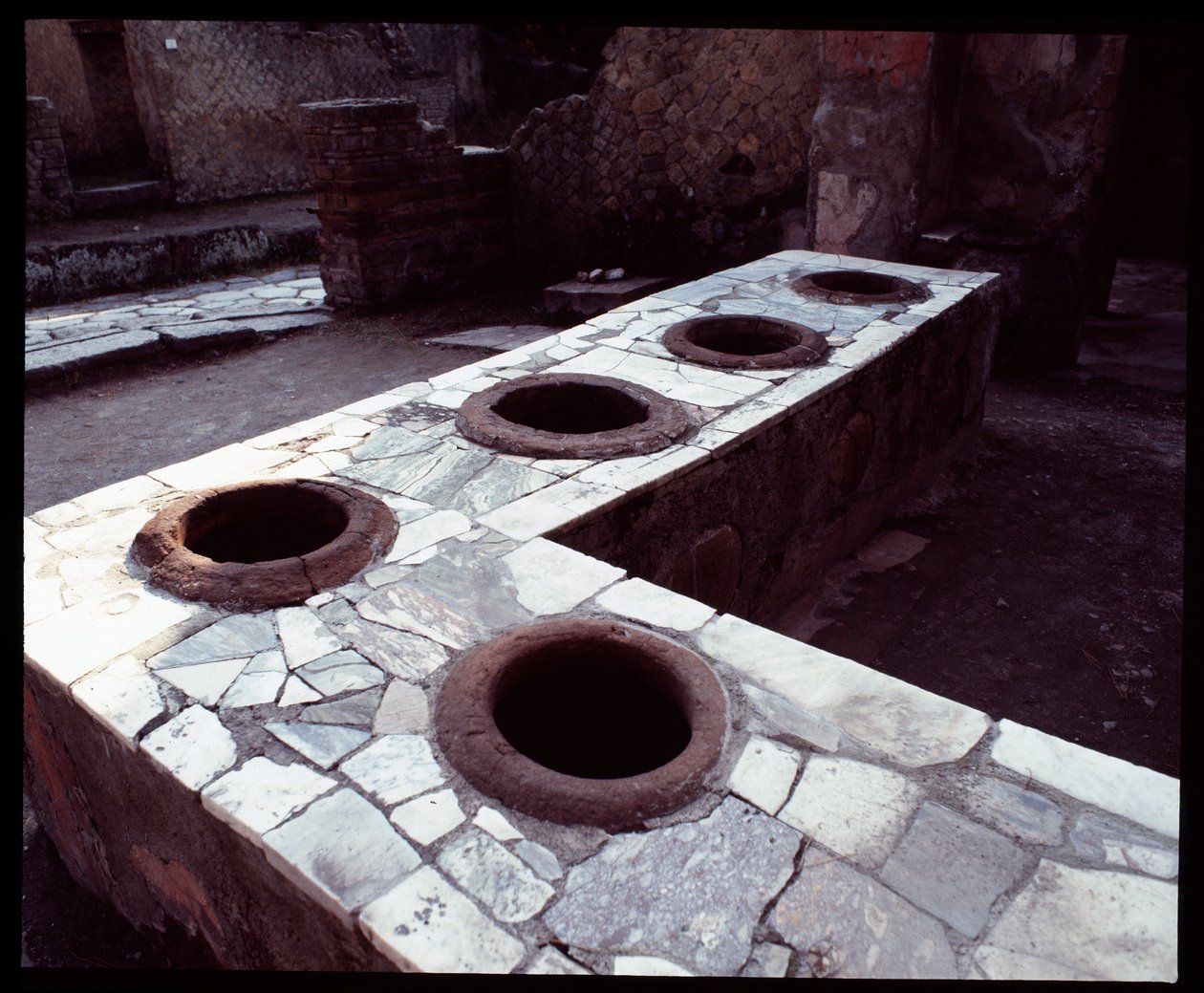 Termopoliový mramorový pult, 5. století př. n. l. - 1. století našeho letopočtu od Roman Roman