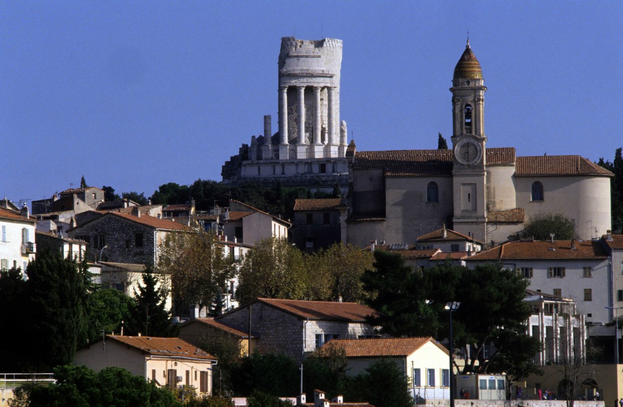 Trofej z Alp nebo Augustus, římský památník, Turbie, Menton. od Roman Roman