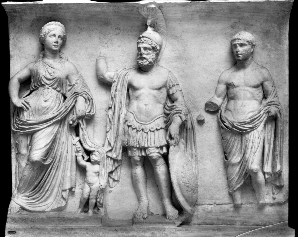 Venuše, Mars a Divus Julius (mramor) (černobílá fotografie) od Roman Roman