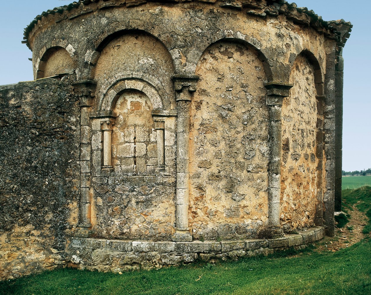Apsida při pohledu zvenčí, kostel svatého Michaela (Parroquia católica de san Miguel Arcángel) ve Valdenebro, Soria, Kastilie a León, Španělsko, konec 12. - začátek 13. století (foto) od Romanesque