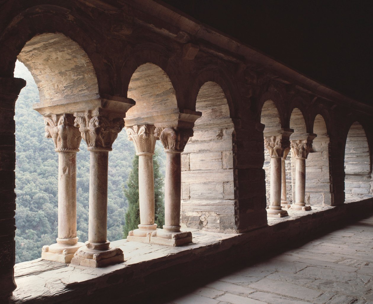 Pohled na převorství od Romanesque