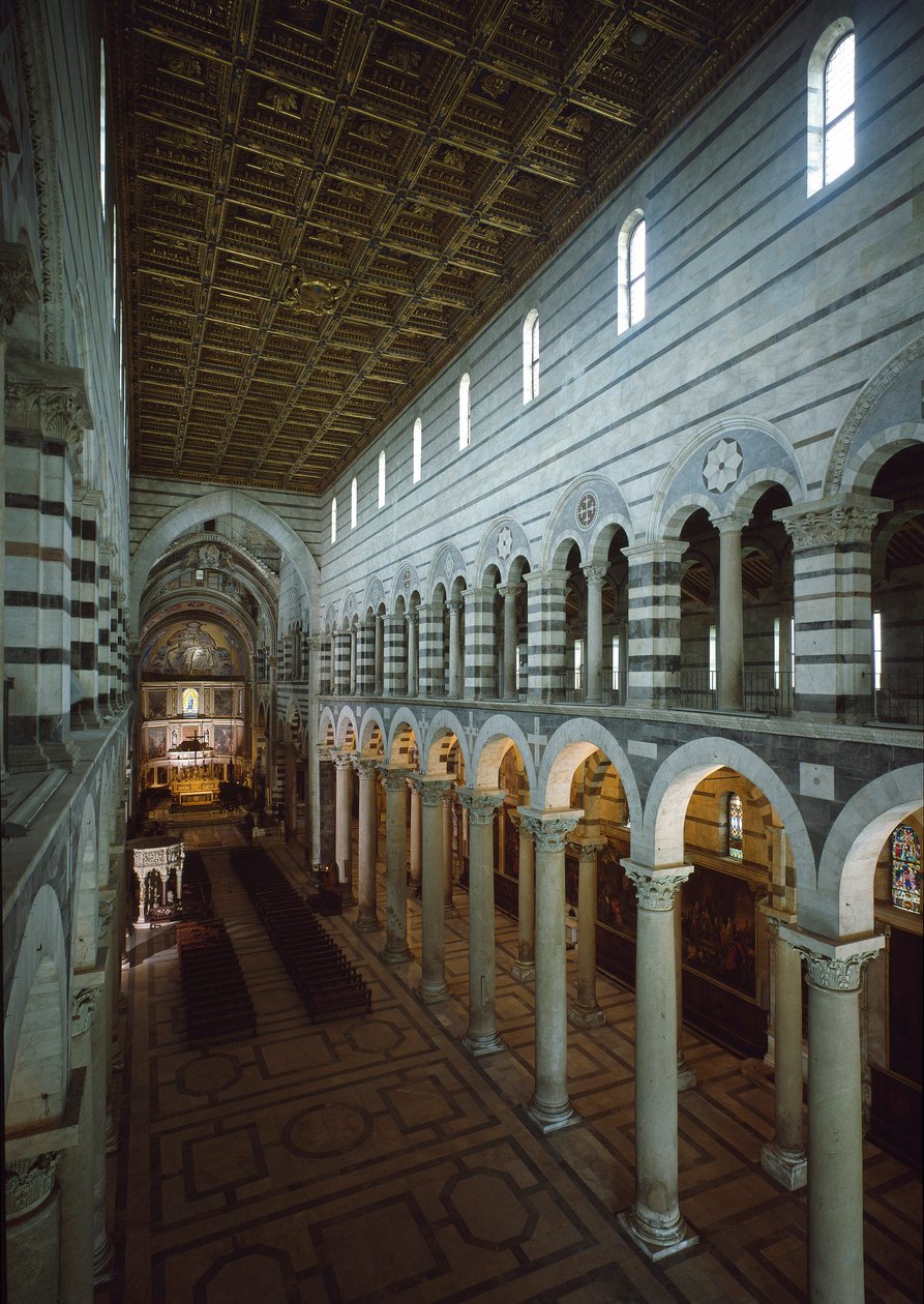 Pohled na centrální loď katedrály (Duomo di Santa Maria Assunta di Pisa) 11.-12. století, Pisa (foto) od Romanesque
