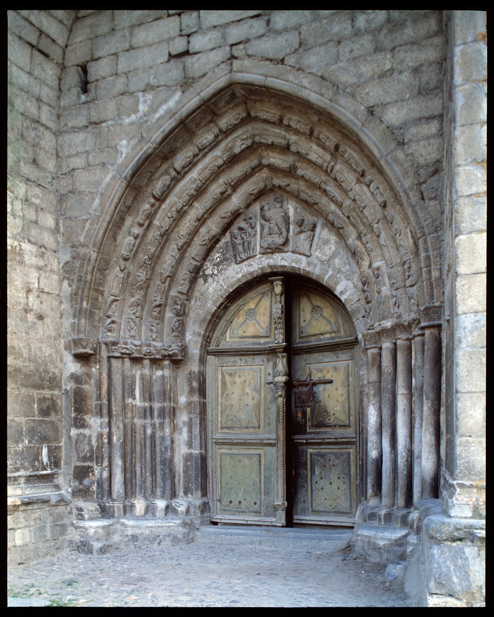 Pohled na kostel od Romanesque