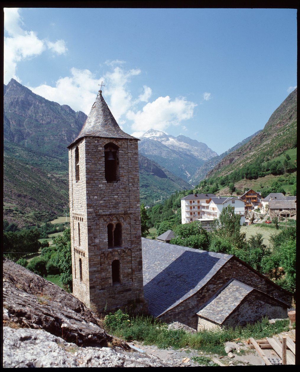 Pohled na kostel St Joan de Boi (fotografie) od Romanesque