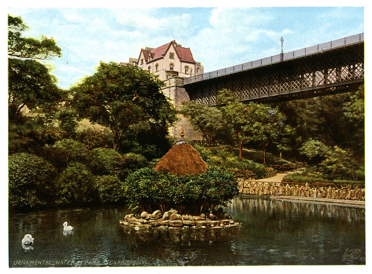 „Okrasná voda v parku, Scarborough“, 1901. od Ross and Co Liversidge